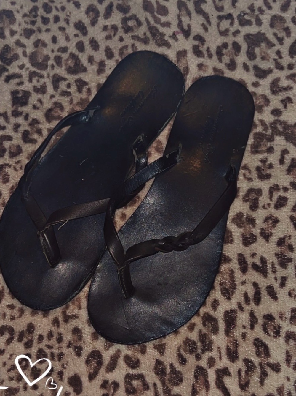 American Eagle Classic brown Women’s Leather Flip Flop Sandals